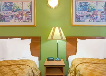 Travelodge by Wyndham Sacramento / Rancho Cordova hotel thumbnail 3
