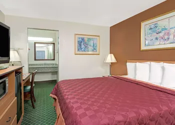 Travelodge by Wyndham Sacramento / Rancho Cordova hotel thumbnail 6