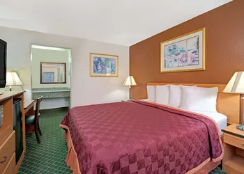 Travelodge by Wyndham Sacramento / Rancho Cordova hotel thumbnail 7
