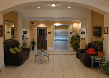 Super 8 by Wyndham Austin/Airport South hotel thumbnail 6