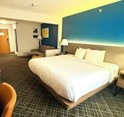 Comfort Inn & Suites hotel detail image 4