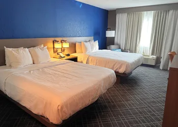 Comfort Inn & Suites hotel thumbnail 8