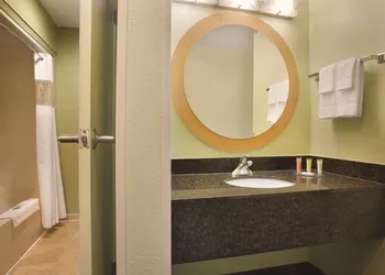 Park Inn by Radisson Albany, GA hotel thumbnail 8