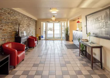 Ramada by Wyndham Cranbrook hotel thumbnail 3