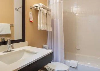 Ramada by Wyndham Cranbrook hotel thumbnail 8