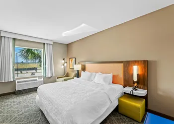 Hampton Inn & Suites Corpus Christi I-37 - Navigation Blvd hotel thumbnail 6