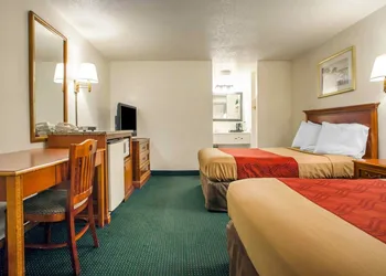 Econo Lodge Somers Point hotel thumbnail 6