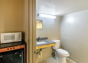 Rodeway Inn Arlington Entertainment District Area hotel thumbnail 6