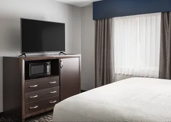 Garner Auburn - Seattle by IHG hotel thumbnail 3