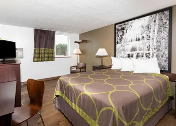 Super 8 by Wyndham Missoula/Brooks Street hotel thumbnail 6
