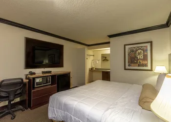 Budget Host Inn hotel thumbnail 6