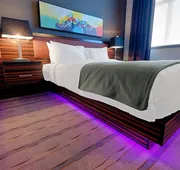 Hotel Clique Calgary Airport hotel detail image 4