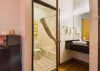 Motel 6 Dallas - Irving DFW Airport South hotel thumbnail 5