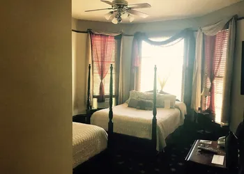 Campbell House Inn hotel thumbnail 2