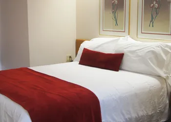 Slumber Inn hotel thumbnail 8