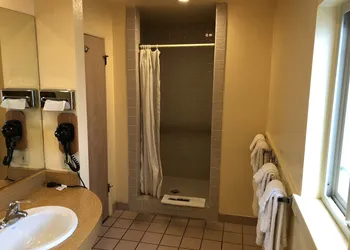 Scottish Inn hotel thumbnail 4