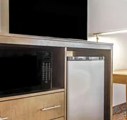 La Quinta Inn & Suites by Wyndham Fort Smith hotel detail image 5