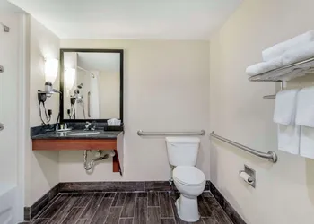 Comfort Suites Knoxville East hotel thumbnail 4