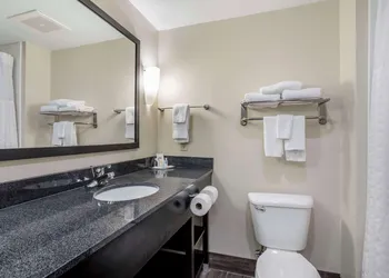 Comfort Suites Knoxville East hotel thumbnail 6