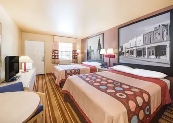 Super 8 by Wyndham Big Cabin/Vinita Area hotel thumbnail 5
