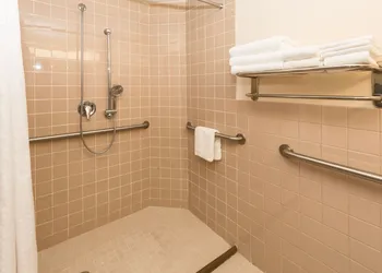 Holiday Inn Miami Beach - Oceanfront by IHG hotel thumbnail 3