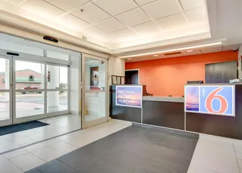 Motel 6 Montgomery, AL - Airport hotel thumbnail 4