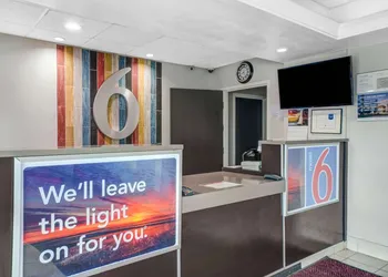 Motel 6 Montgomery, AL - Airport hotel thumbnail 6