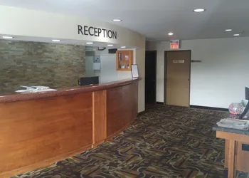 Ramada by Wyndham Abbotsford hotel thumbnail 3