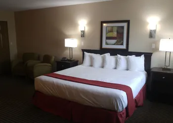 Ramada by Wyndham Abbotsford hotel thumbnail 5