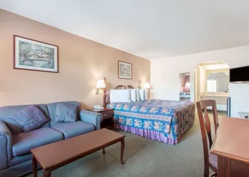 Days Inn by Wyndham Picayune hotel thumbnail 3