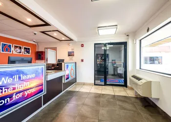 Motel 6 Anniston, AL hotel thumbnail 6