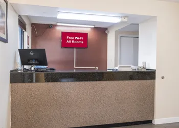 Red Roof Inn Mobile - Midtown hotel thumbnail 3