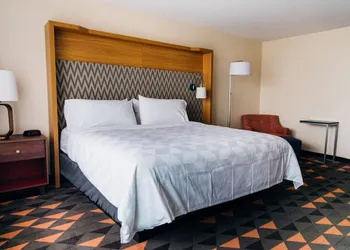 Holiday Inn Phoenix-Mesa/Chandler by IHG hotel thumbnail 7