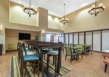 Hampton Inn & Suites Albany Airport hotel thumbnail 4