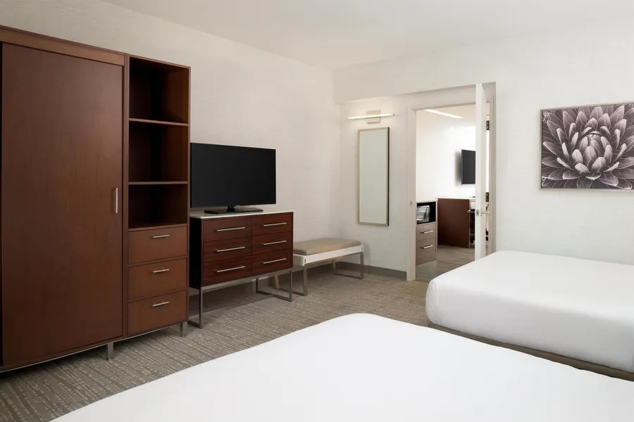 DoubleTree Suites by Hilton Phoenix hotel detail image 6