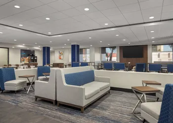 Holiday Inn Express & Suites Phoenix Midtown by IHG hotel thumbnail 5