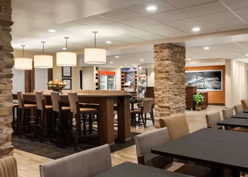 Hampton Inn by Hilton Fort Smith hotel thumbnail 2
