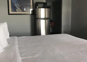 Extend-a-Suites Phoenix hotel thumbnail 8