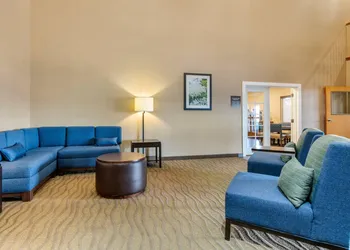 Comfort Suites Batesville hotel thumbnail 3