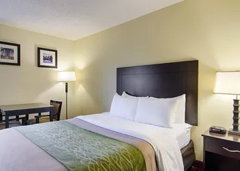 Quality Inn & Suites Little Rock West hotel thumbnail 5