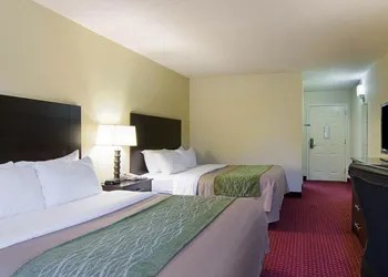 Quality Inn & Suites Little Rock West hotel thumbnail 8