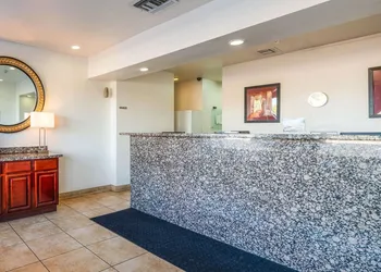 Econo Lodge Phoenix North I-17 hotel thumbnail 2