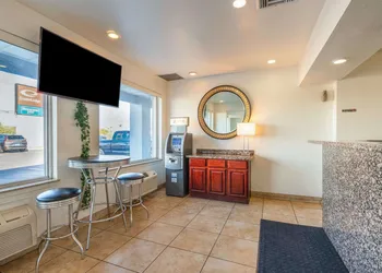 Econo Lodge Phoenix North I-17 hotel thumbnail 4