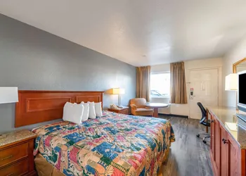 Econo Lodge Phoenix North I-17 hotel thumbnail 7