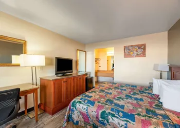 Econo Lodge Phoenix North I-17 hotel thumbnail 8