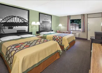Super 8 by Wyndham Clarksville AR hotel thumbnail 6