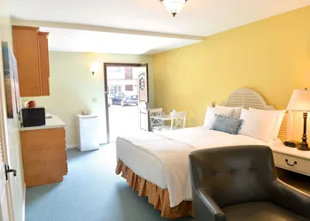 Crown City Inn hotel thumbnail 8