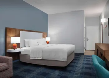 Hampton Inn Russellville hotel thumbnail 8