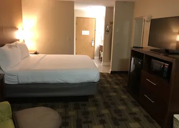 Holiday Inn Express Hotel & Suites Corning by IHG hotel thumbnail 2