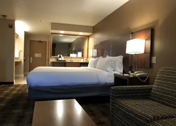 Holiday Inn Express Hotel & Suites Corning by IHG hotel thumbnail 4